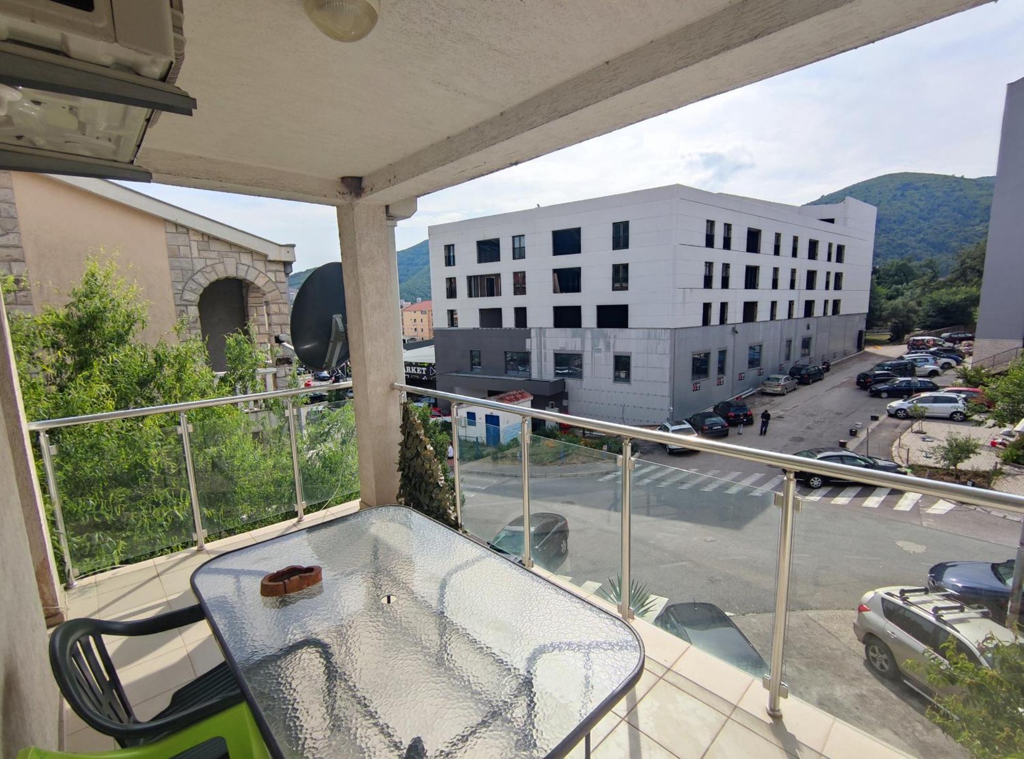 Fun And Spacious Apartament Budva
